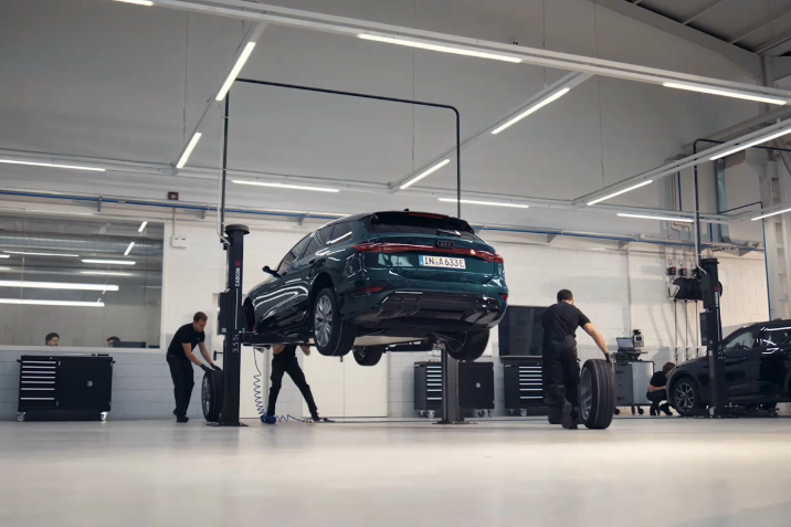 Imagine service septembrie - Audi